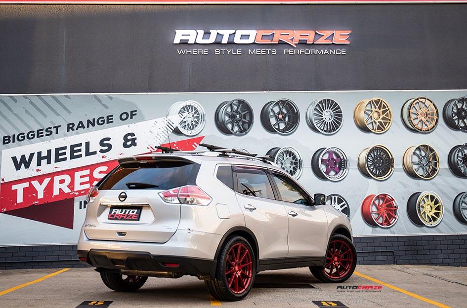 NISSAN X TRAIL NURBERG CANDY APPLE RED